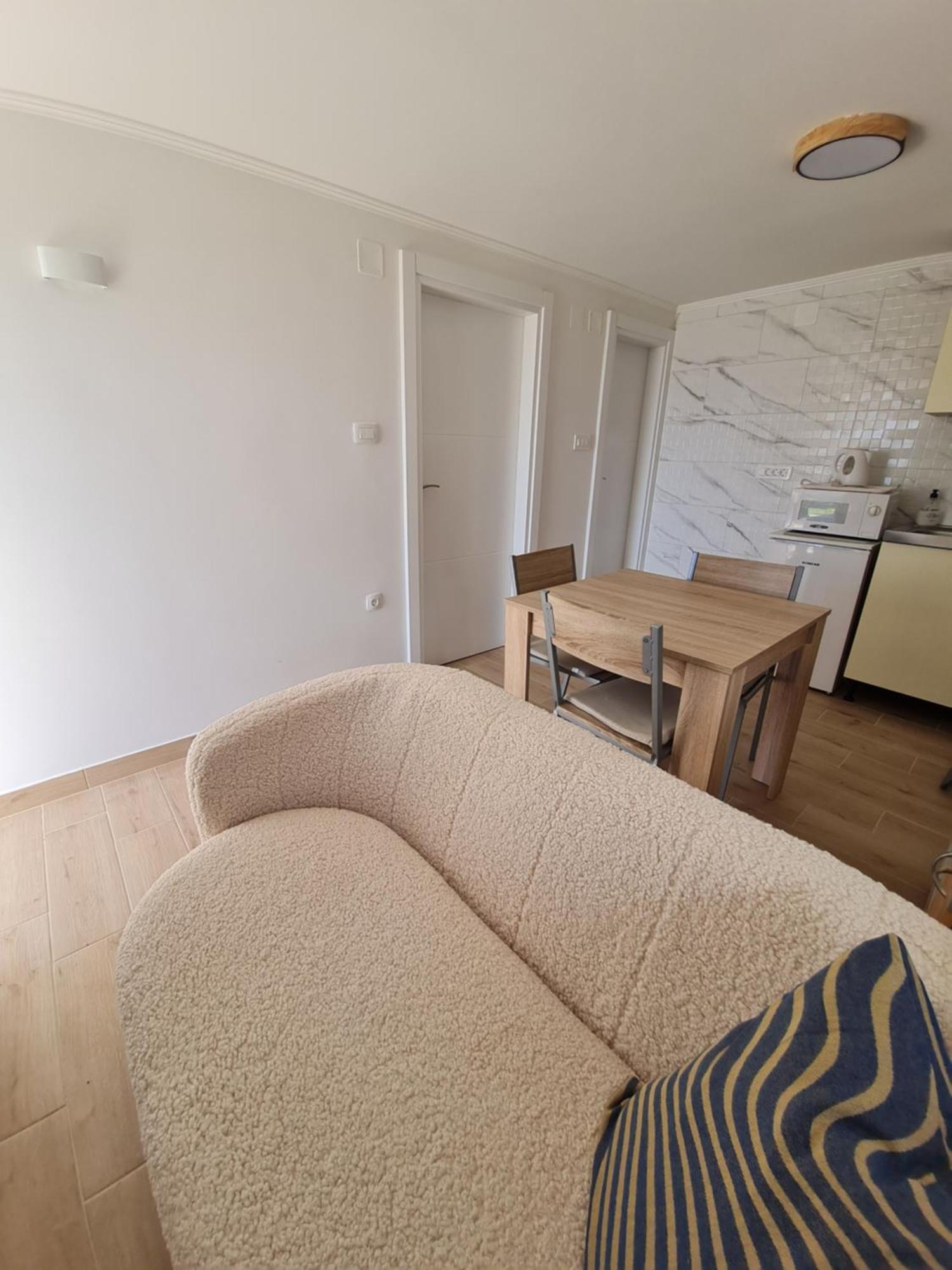 Apartman Luka Klenovica Exteriör bild