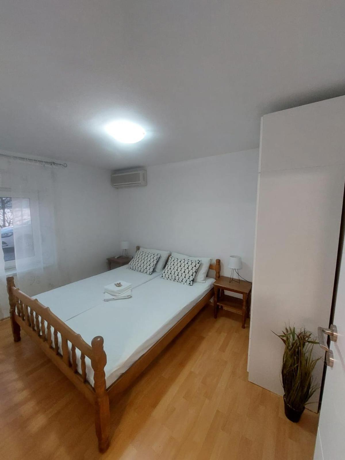 Apartman Luka Klenovica Exteriör bild