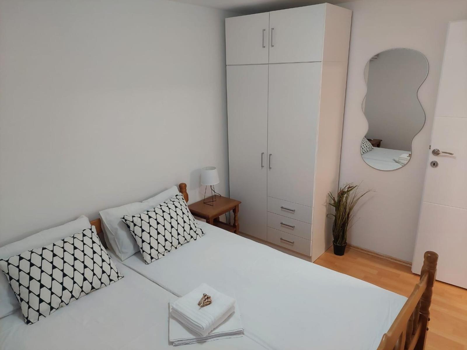 Apartman Luka Klenovica Exteriör bild